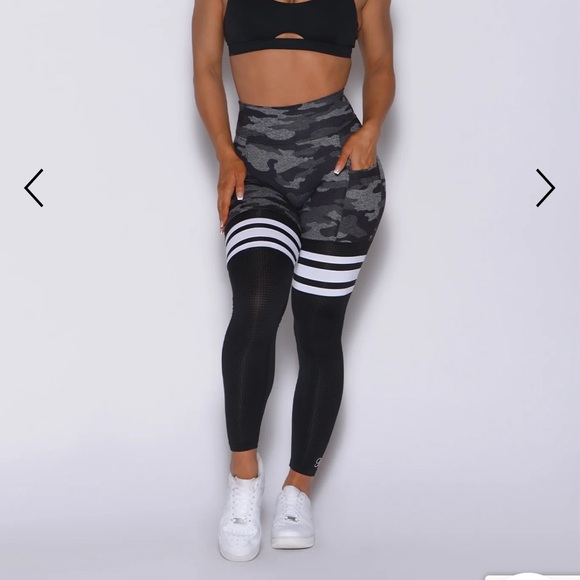 Black cameo bombshell small scrunch bum - Picture 2 of 7